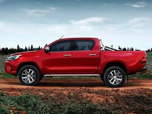 OMSA Toyota Hilux VIII Çift Kabin Krom Cam Alt Çıtası 4 Parça 2015-2023 Arası - Görsel 3