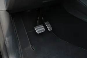 Tesla Model Y 2020-2024 Ve Model Y Juniper 2025 Sonrası İçin Spor Pedal Kaplama