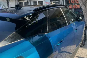 Peugeot 3008 2017 Sonrası Tavan Çıtası Parlak Siyah thumb 2