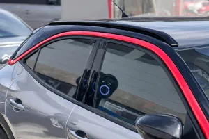 Opel Mokka 2020-Günümüz (B) uyumlu 2021 Sonrası Tavan Çıtası Parlak Siyah modelleri Oto Aksesuar Shop'de. Kaliteli malzeme, hızlı kargo ve güvenli alışverişle
