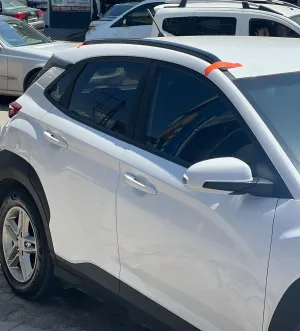 Hyundai Kona 2017-2023 (OS) uyumlu 2018-2022 Tavan Çıtası Parlak Siyah modelleri Oto Aksesuar Shop'de. Kaliteli malzeme, hızlı kargo ve güvenli alışverişle