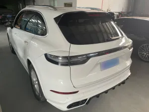 Çamkıran uyumlu Cayenne 2014-2018 İçin İçin 2019+ Bagaj Facelift Parça modelleri Oto Aksesuar Shop'de. Kaliteli malzeme, hızlı kargo ve güvenli alışverişle