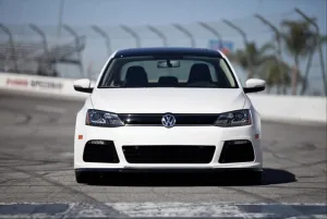 Çamkıran uyumlu Jetta 2012-2015 İçin ''R'' Ön Tampon Panjur Parça modelleri Oto Aksesuar Shop'de. Kaliteli malzeme, hızlı kargo ve güvenli alışverişle hemen