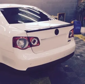 Jetta 2006-2012 Uyumlu İçin Spoiler - Piano Black