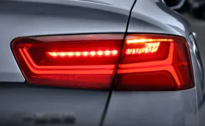 A6 2012-2014 Uyumlu İçin Facelift LED StopDRS Tuning kalitesiyle tanışın! Özel olarak Audi  model araçlar için üretilen bu ürün, otomobilinizin hatlarına sporti