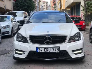 Body Kit Ön Ek uyumlu Mercedes W204 C180 Makyajlı Ön Ek modelleri Oto Aksesuar Shop'de. Kaliteli malzeme, hızlı kargo ve güvenli alışverişle hemen inceleyin.