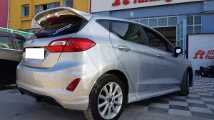 Ford Fiesta 2017-2023 (Mk7) uyumlu Makyajlı Spoiler 2018 (Fiber) modelleri Oto Aksesuar Shop'de. Kaliteli malzeme, hızlı kargo ve güvenli alışverişle hemen