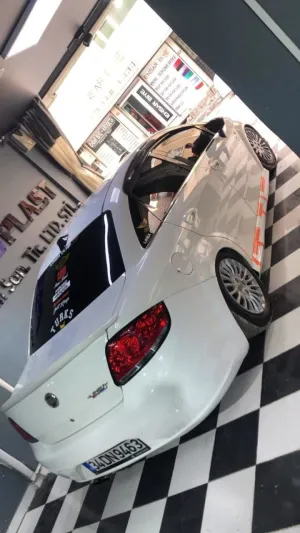 Fiat Linea 2007-2018 (Type 323) uyumlu Yan Marşpiyel modelleri Oto Aksesuar Shop'de. Kaliteli malzeme, hızlı kargo ve güvenli alışverişle hemen inceleyin.