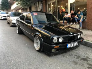 Body Kit Lip uyumlu Bmw E30 Ön Lip modelleri Oto Aksesuar Shop'de. Kaliteli malzeme, hızlı kargo ve güvenli alışverişle hemen inceleyin.