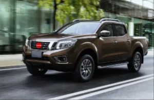 Nissan Navara Uyumlu 2015-2020 Far Çerçevesi Kaplama Siyah - Görsel 3