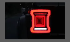 Jeep Wrangler Uyumlu 44409 3D LED StopDRS Tuning kalitesiyle tanışın! Özel olarak jeep  model araçlar için üretilen bu ürün, otomobilinizin hatlarına sportif ve
