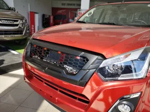 İsuzu D-Max Uyumlu 2018+ Panjur Siyah - Ledli thumb 2