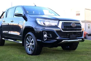 Toyota Hilux Uyumlu Rocco Body Kit 2016-2020 (Ön Tampon, Panjur, Alt Izgara, Sis Kapakları) thumb 3