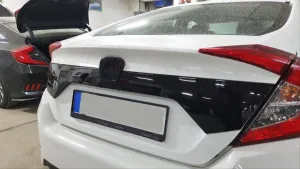 Honda Civic Uyumlu Fc5 2016-2020 Bagaj Kapağı Plaka Üst Kaplaması Piano Black thumb 3