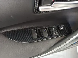Toyota Corolla Uyumlu 2019+ Kapı Kolçak Kaplama - Karbon - Görsel 4