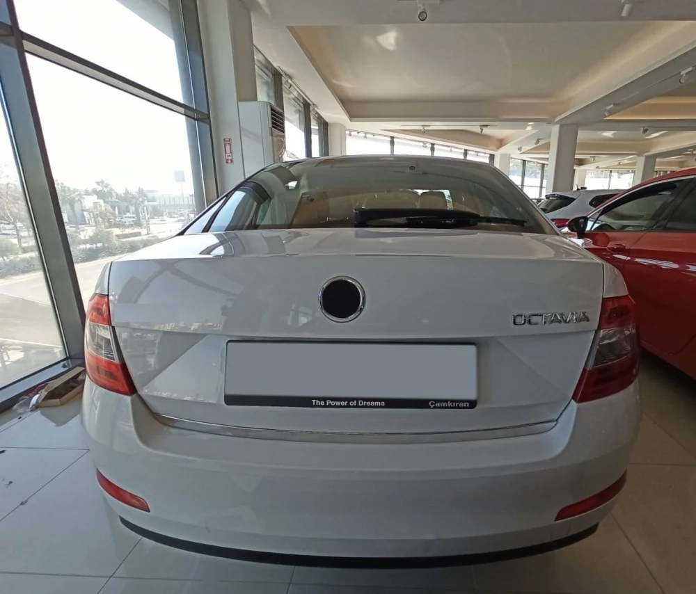 Skoda Octavia Uyumlu 2015-2019 Bagaj Çıtası Krom