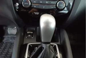 Nissan Qashqai Uyumlu 2014-2020 Vites Topuzu Kaplama - Silver (Otomatik Vites)DRS Tuning kalitesiyle tanışın! Özel olarak Nissan  model araçlar için üretilen bu
