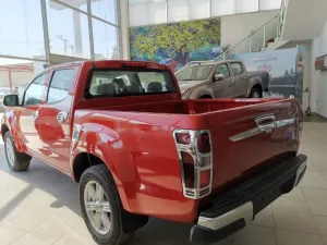 İsuzu D-Max Uyumlu 2012-2017 Kapı Kolu İç Kaplaması Nikelaj - Görsel 3