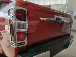 İsuzu D-Max Uyumlu 2018+ Bagaj Açma Kolu Kaplaması Nikelaj thumb 4