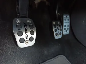 Ford Focus Uyumlu 2010-2019 Pedal Seti Siyah Yazılı Manuel thumb 4
