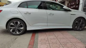 Renault Megane Uyumlu 4 Hatchback & Sedan R Yan Marşpiyel