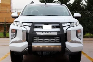 Pasific Siyah Uyumlu Ön Koruma Pqt02DRS Tuning kalitesiyle tanışın! Özel olarak Mitsubishi  model araçlar için üretilen bu ürün, otomobilinizin hatlarına sporti